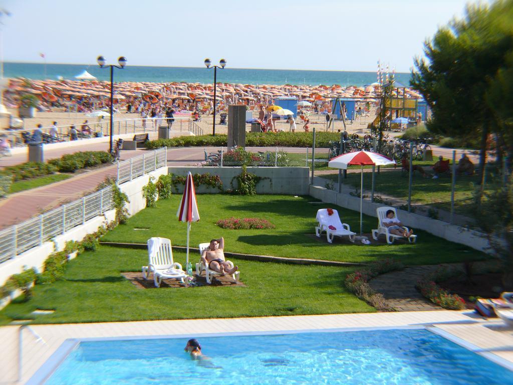 Residence Panorama Apart Hotel Бибионе Экстерьер фото