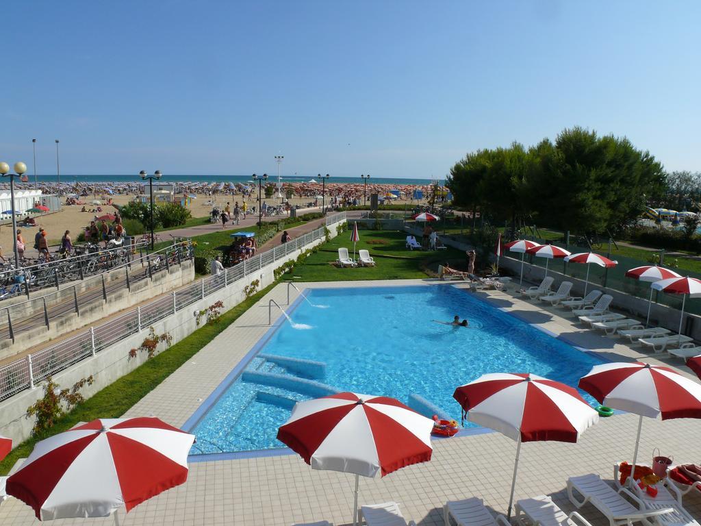 Residence Panorama Apart Hotel Бибионе Экстерьер фото